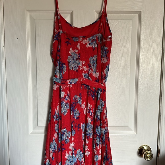 Premier Amour Red Floral Maxi Dress - Picture 2 of 4